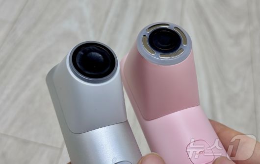 에이피알 에이지알의 하이포커스샷과 신제품 하이포커스샷 플러스(오른쪽) 제품. ⓒ News1 이민주 기자