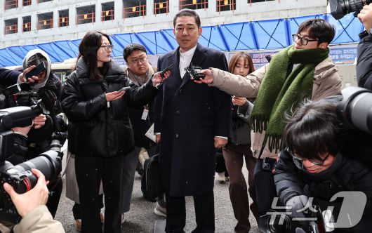 김병기 더불어민주당 전 원내대표가 12일 서울 여의도 민주당사에서 열리는 윤리심판원 회의에 출석하고 있다. 2026.1.12/뉴스1 ⓒ News1 김도우 기자
