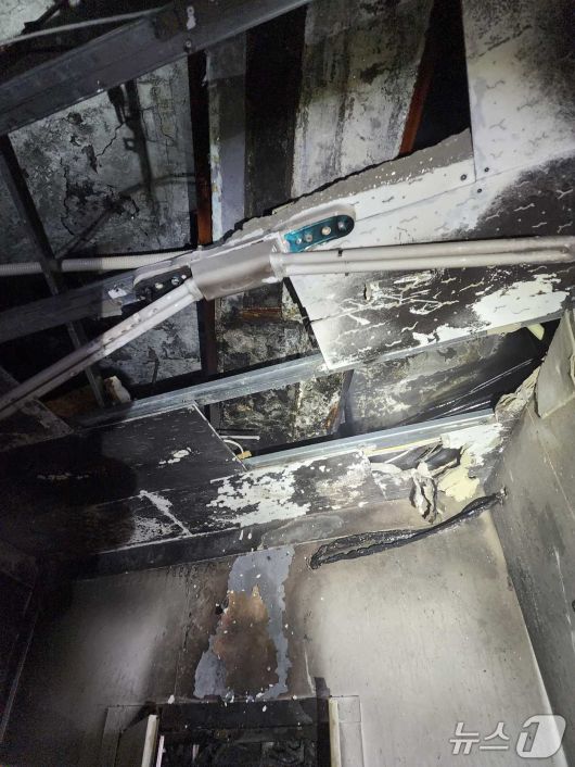 춘천 효자동 건물 화재 현장.(강원도소방본부 제공, 재판매 및 DB금지)