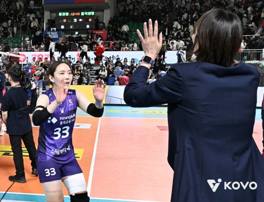 요시하라 토모코 감독은 최근 이나연을 주전 세터로 중용하고 있다. (KOVO 제공)