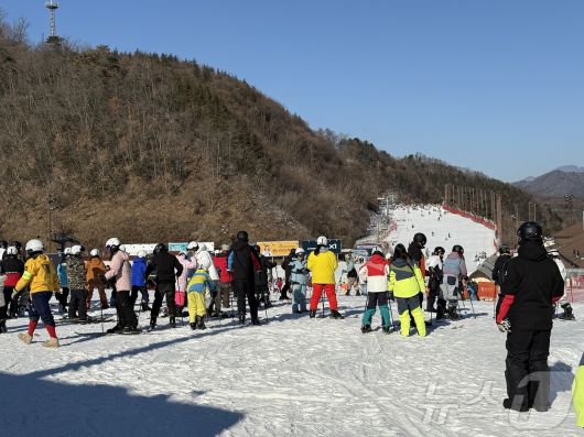 평일인 지난해 12월 26일 오전 강원도 춘천의 엘리시안강촌 스키장을 찾은 외국인 관광객들 ⓒ News1 윤슬빈 관광전문기자