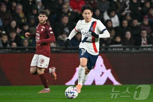이강인은 2025-26시즌 PSG 소속으로 21경기 2골 3도움을 기록했다. ⓒ AFP=뉴스1