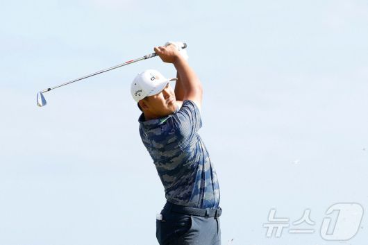 김시우는 18일(한국시간) PGA투어 개막전 소니오픈 3라운드에서 2타를 줄여 공동 11위로 도약했다. ⓒ AFP=뉴스1