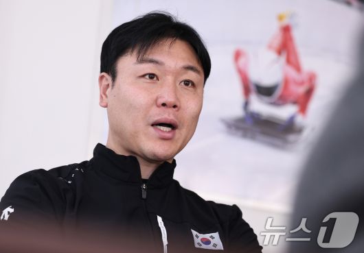 원윤종 IOC 선수위원 후보가 14일 서울 송파구 대한봅슬레이스켈레톤연맹 사무실에서 뉴스1과 인터뷰하고 있다. ⓒ News1 구윤성 기자
