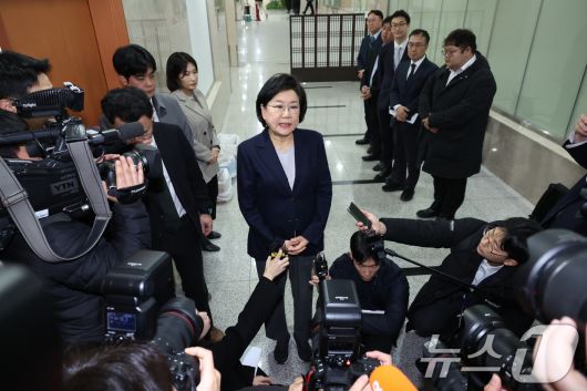 인사청문회 출석을 위해 서울 여의도 국회를 찾은 이혜훈 기획예산처 장관 후보자가 19일 입장을 밝히고 있다. 2026.1.19/뉴스1 ⓒ News1 신웅수 기자