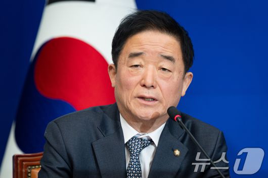 강득구 더불어민주당 신임 최고위원이 지난 12일 서울 여의도 국회에서 열린 최고위원회의에서 모두 발언을 하고 있다. 2026.1.12/뉴스1 ⓒ News1 유승관 기자