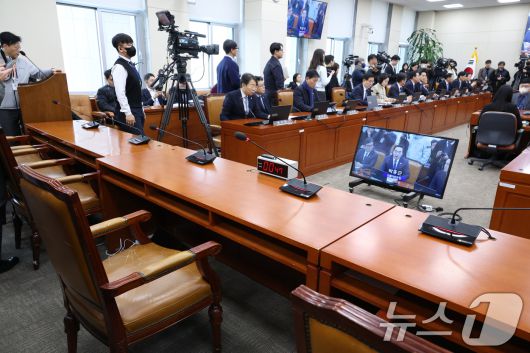 19일 서울 여의도 국회에서 열린 재정경제기획위원회 전체회의에서 이혜훈 기획예산처 장관의 자리가 비어 있다. 2026.1.19/뉴스1 ⓒ News1 신웅수 기자