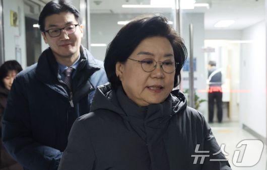 이혜훈 기획예산처 장관 후보자가 20일 오후 서울 중구 예금보험공사에 마련된 인사청문회 준비사무실에서 점심시간을 이용해 외부로 이동하고 있다. 2026.1.20/뉴스1 ⓒ News1 김명섭 기자