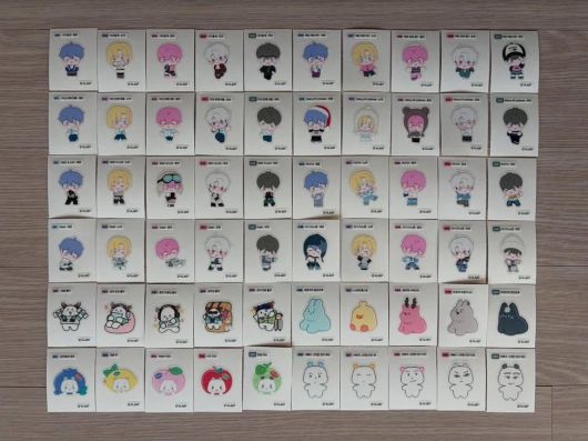 '플레이브 굿즈' 상품의 판매가 시작된 지난 16일 60장의 띠부실을 모두 모은 인증샷(스레드 캡처).