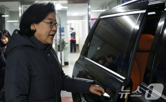 이혜훈 기획예산처 장관 후보자가 20일 오후 서울 중구 예금보험공사에 마련된 인사청문회 준비 사무실에서 점심시간을 이용해 외부로 이동하고 있다. 2026.1.20/뉴스1 ⓒ News1 김명섭 기자