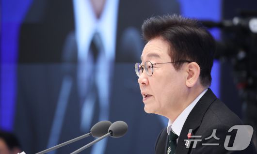 이재명 대통령이 21일 청와대 영빈관에서 열린 신년 기자회견에서 발언을 하고 있다. 2026.1.21/뉴스1 ⓒ News1 이재명 기자