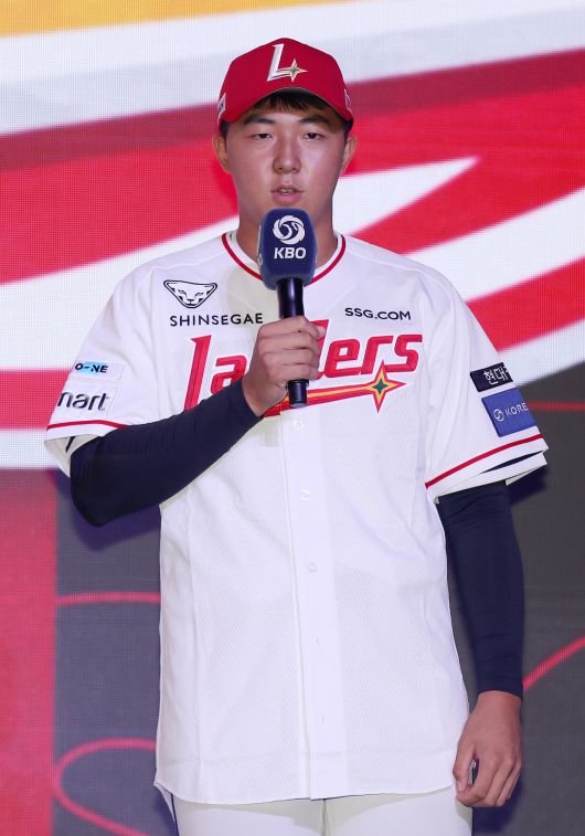 전체 5순위로 SSG 랜더스의 지명을 받았던 김민준. (SSG 제공)