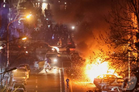 이란 테헤란 반정부 시위. 로이터통신이 제3자로부터 제공받은 사진. 2026.01.08 ⓒ 로이터=뉴스1 ⓒ News1 이지예 객원기자