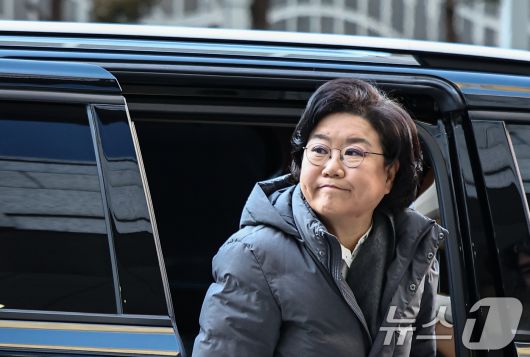 이혜훈 기획예산처 장관 후보자가 22일 오전 서울 중구 예금보험공사에 마련된 인사청문회 준비 사무실로 출근하고 있다. 2026.1.22/뉴스1 ⓒ News1 김도우 기자