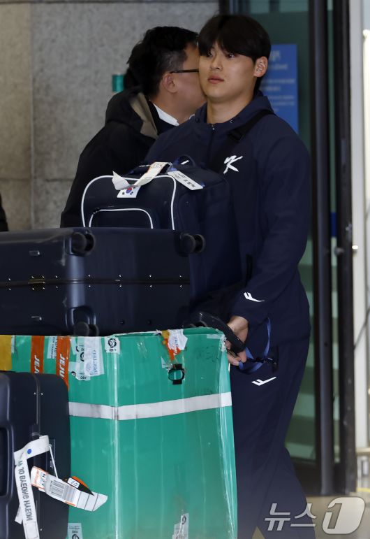 대한민국 야구대표팀 조병현이 사이판 전지훈련을 마치고 21일 오후 인천국제공항을 통해 귀국하고 있다. 2026.1.21/뉴스1 ⓒ News1 박정호 기자