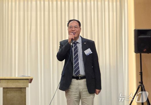 제16대 인천시수의사회 회장 선거에 출마한 기호 2번 오보현 후보가 21일 신년교례회에서 발언을 하고 있다. ⓒ 뉴스1