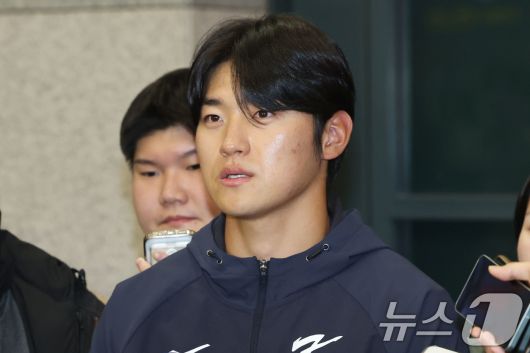 류지현 감독이 이끄는 야구대표팀의 김도영이 사이판 전지훈련을 마치고 20일 오후 인천국제공항을 통해 귀국해 취재진과 인터뷰를 하고 있다. 2026.1.20/뉴스1 ⓒ News1 이광호 기자