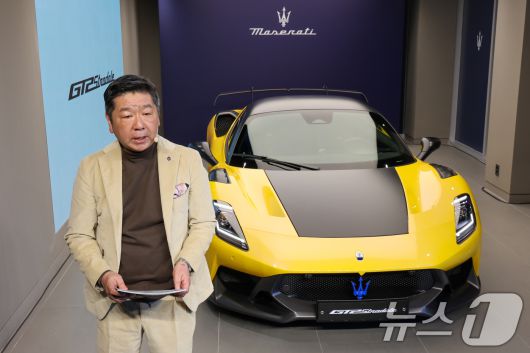 다카유키 기무라 마세라티 코리아 총괄이 22일 경기 성남시 분당구 마세라티 판교 전시장에서 열린 마세라티 스포츠카 ‘GT2 스트라달레(Stradale)’ 국내 공식 출시 행사에 참석해 환영사를 하고 있다.  2026.01.22/ 뉴스1 ⓒ News1 안은나 기자