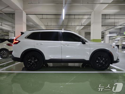 혼다의 준중형 SUV 'CR-V'의 6세대 부분변경 모델인 '뉴 CR-V 하이브리드'의 측면부 모습. 2026.01.19/뉴스1 김성식 기자