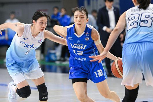 아산 우리은행 오니즈카 아야노는 24일 아산 이순신체육관에서 열린 2025-26 여자프로농구 인천 신한은행전에서 21점 6리바운드로 활약했다. (WKBL 제공)