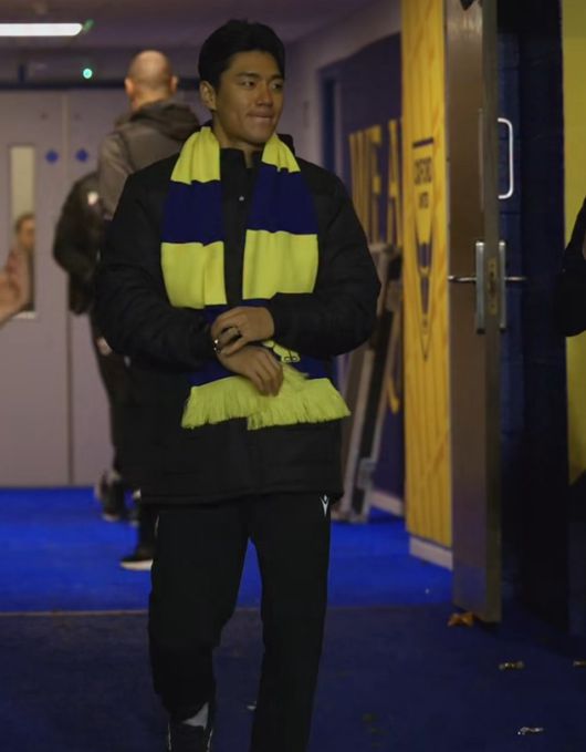 팬들의 환영을 받는 전진우(옥스포드 SNS 영상 캡처)