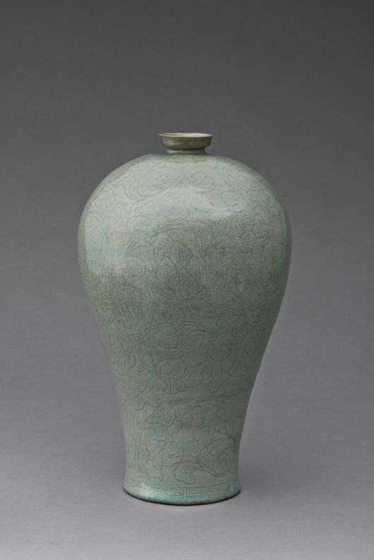 '청자양각연당초문매병' ⓒ간송미술문화재단 (대구간송미술관 제공)