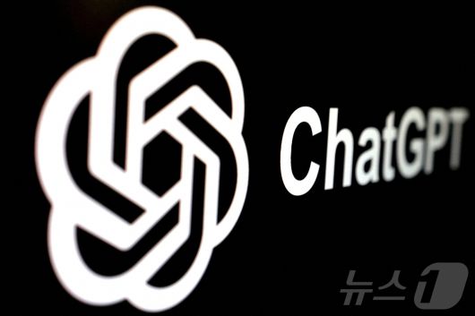 FILE PHOTO: Illustration shows ChatGPT logo ⓒ 로이터=뉴스1
