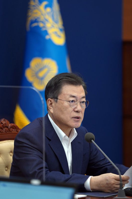 [서울=뉴스핌]문재인 대통령이  8일 오후  청와대에서 열린 수석보좌관회의에서 발언하고 있다.[사진=청와대]2021.02.08 photo@newspim.com