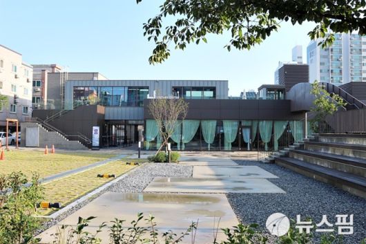 세종시 '조치원 1927' 아트센터 메인 건물 모습.[사진=세종시] 2022.08.12 goongeen@newspim.com