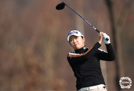 생애 첫 대상을 향해 전진한 김수지. [사진= KLPGA]