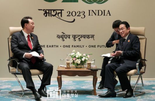 [서울=뉴스핌] 윤석열 대통령이 10일(현지시간) 뉴델리 바라트 만다팜 국제컨벤션센터에서 기시다 후미오 일본 총리와 한일 정상회담을 하고 있다.[사진=대통령실] 2023.09.10 photo@newspim.com