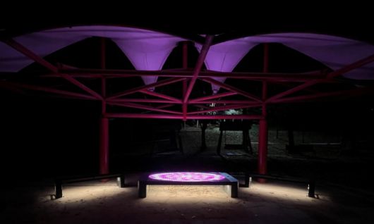 가좌공원에 설치된 스마트벤치(LED 영상조명벤치). [사진=고양시]  2023.12.06 atbodo@newspim.com