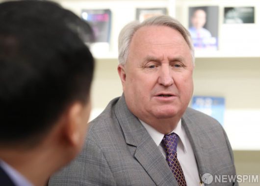 [서울=뉴스핌] 이형석 기자 = 인요한 국민의힘 혁신위원장이 17일 오전 서울 여의도 국민의힘 당사에서 김기현 대표와 면담하며 발언하고 있다. 2023.11.17 leehs@newspim.com