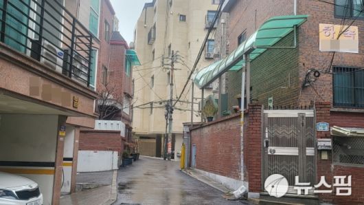 [서울=뉴스핌] 신정인 기자 = 숙명여대 인근 원룸밀집가. 2023.12.06 allpass@newspim.com