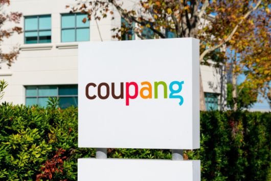 쿠팡 로고 [사진 = 서텨스톡]
