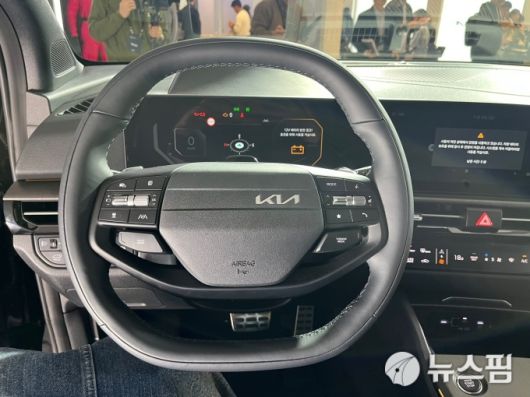 [서울=뉴스핌] 조수빈 기자 기아는 4일 서울시 성동구 XYZ 서울에서 '더 뉴 스포티지' 모델을 선공개했다. 사진은 더 뉴 스포티지 내부. [사진=조수빈 기자] 2024.11.04 beans@newspim.com