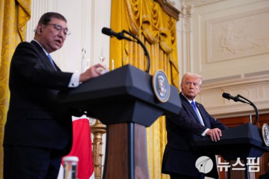 도널드 트럼프 미국 대통령과 이시바 시게루 일본 총리가 7일(현지시간) 백악관에서 열린 정상회담 후 공동 기자회견을 하고 있다. [사진=로이터 뉴스핌]
