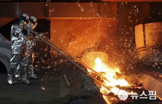 용광로 작업 모습 [사진=뉴스핌DB]