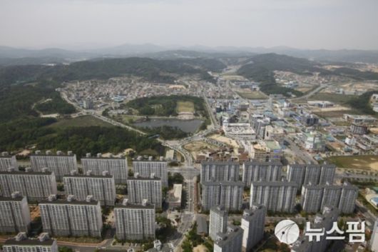 '악성 미분양'으로 불리는 준공 후 미분양 물량이 지방 중심으로 급등하고 있다. 정부는 한국토지주택공사(LH)를 통한 직접 매입 등의 방안을 내놨지만 시장 시선이 곱지 않다. [사진=뉴스핌DB]