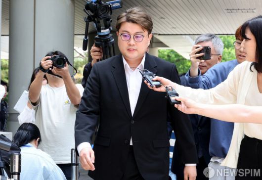 음주 상태로 운전하다 사고를 낸 뒤 도주한 혐의로 재판에 넘겨진 트로트 가수 김호중. [사진=뉴스핌 DB]