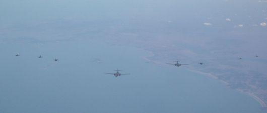 한국과 미국이 2025년 4월 15일 북한 김일성 주석 생일 '태양절'에 북한이 가장 두려워하는 B-1B 전략폭격기(가운데) 2대를 띄워 강력한 대북 억지력을 과시했다. [사진=공군]