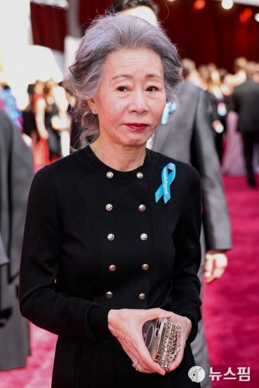 [로스앤젤레스 로이터= 뉴스핌] 양진영 기자= 영화배우 윤여정이 27일(현지시간) 미국 로스앤젤레스 돌비 씨어터에서 열린 제94회 아카데미 시상식 레드카펫에 참석했다. 2022.03.28.jyyang@newspim.com