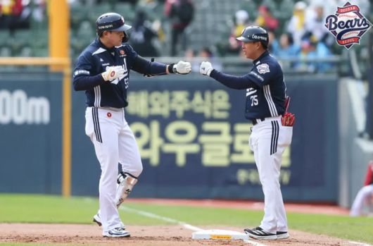 [서울=뉴스핌] 두산 베어스 양석환(왼쪽). [사진=두산 베어스] 2025.04.23 thswlgh50@newspim.com