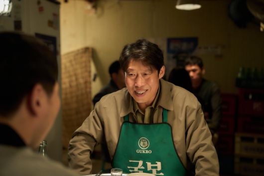 [서울=뉴스핌] 최문선 인턴기자 = 영화 '소주전쟁' 스틸컷. [사진=쇼박스] 2025.04.24 moonddo00@newspim.com