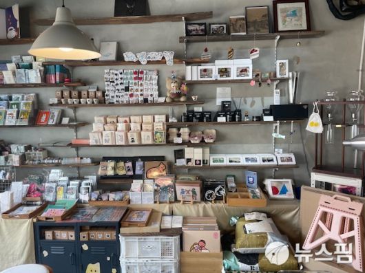 카페 내부. [사진 = 백운학 기자]  2025.04.24 baek3413@newspim.com