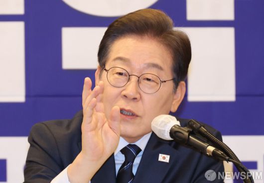 [서울=뉴스핌] 김학선 기자 = 이재명 더불어민주당 대선후보가 1일 서울 중구 프레스센터에서 열린 한국노총 정책협약식에 참석해 발언하고 있다. 2025.05.01 yooksa@newspim.com