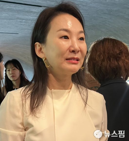 [서울=뉴스핌] 푸투라 서울의 구다회 대표. 앤소니 맥콜의 아시아 첫 개인전의 기획에서부터 전시 큐레이션 등을 진두지휘했다. [사진=이영란 미술전문기자] 2025.05.04 art29@newspim.com