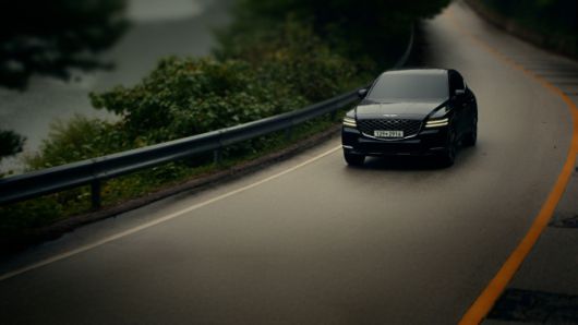 제네시스 브랜드 기술 홍보 영상 '테크놀로지 바이 제네시스'의 장면 [사진=제네시스]