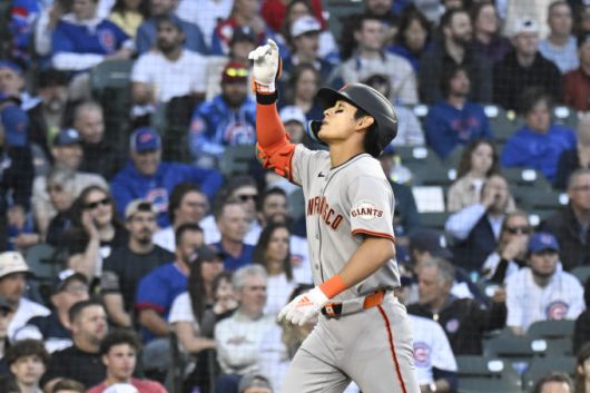 [시카고 로이터=뉴스핌] 이정후(샌프란시스코)가 3회 2점 홈런을 기록한 뒤 더그아웃으로 복귀하고 있다. 2025.05.07 photo@newspim.com