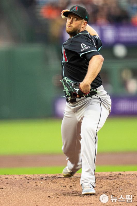 [샌프란시스코 로이터=뉴스핌] 애리조나의 선발 투수 메릴 켈리가 샌프란시스코를 상대로 역투하고 있다.2025.05.13 wcn05002@newspim.com